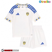 Otroške Nogometnih dresov Leeds United Domači 2025-26 Kratki rokavi (+ hlače)